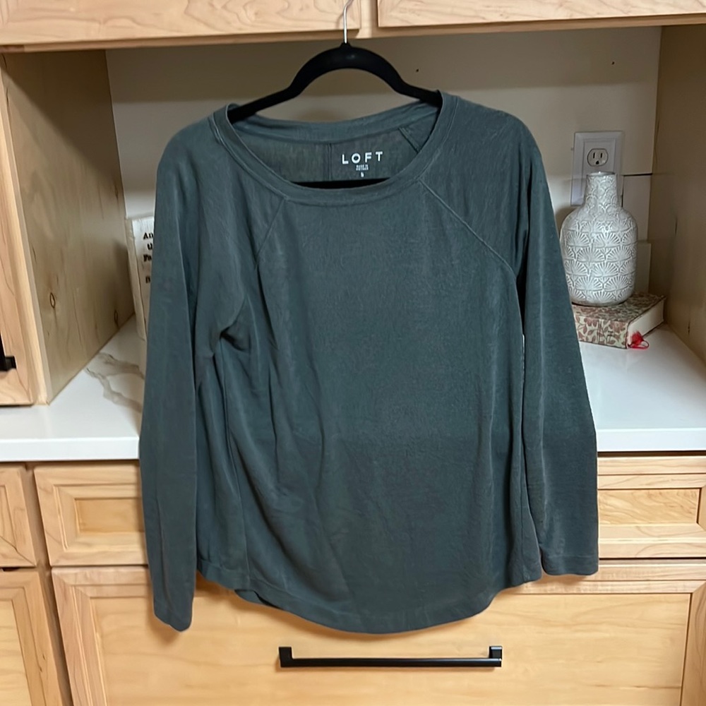 Loft super soft long sleeve tee; evergreen color; small